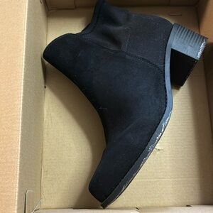 Black ankle boots.